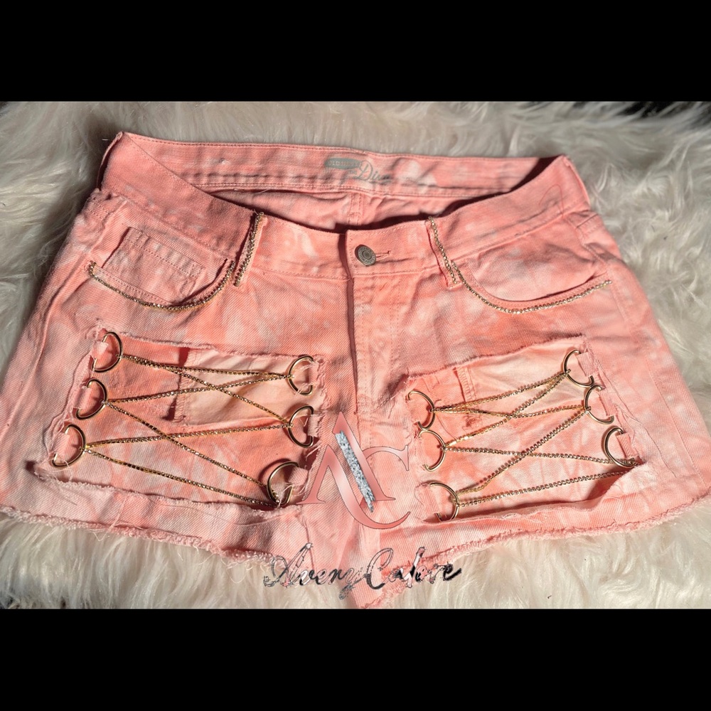 Diamond crossover Shorts🔗